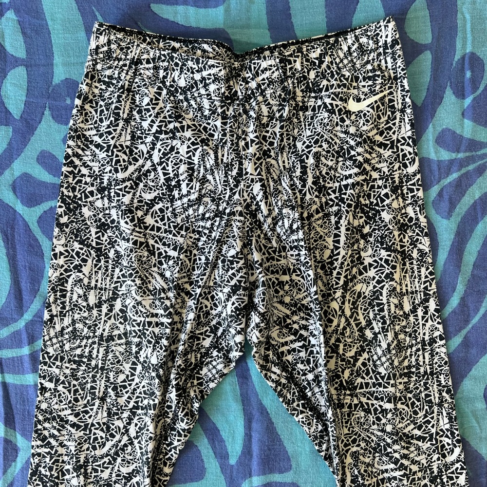Nike cotton spandex leggings black and white rare